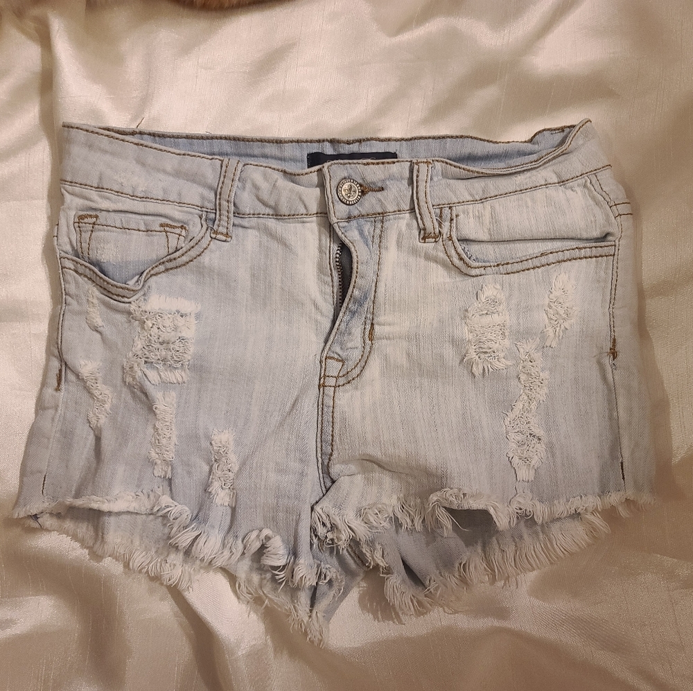 🚨🚨🚨Jean ripped shorts